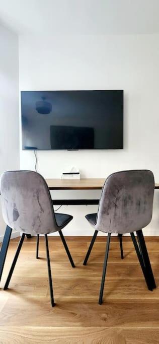 New & Serene 1-Bedroom Apart Near #Ladefenseparis #Parking&Fibre Suresnes Exterior photo
