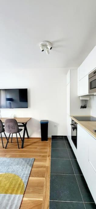 New & Serene 1-Bedroom Apart Near #Ladefenseparis #Parking&Fibre Suresnes Exterior photo
