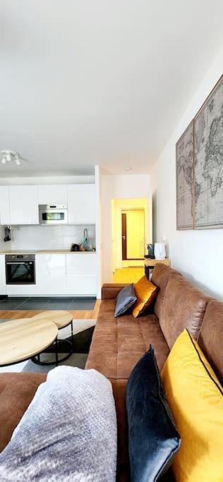 New & Serene 1-Bedroom Apart Near #Ladefenseparis #Parking&Fibre Suresnes Exterior photo